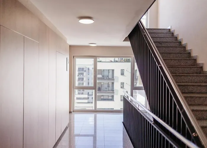 Modern Coresi Studio - Free Private Parking